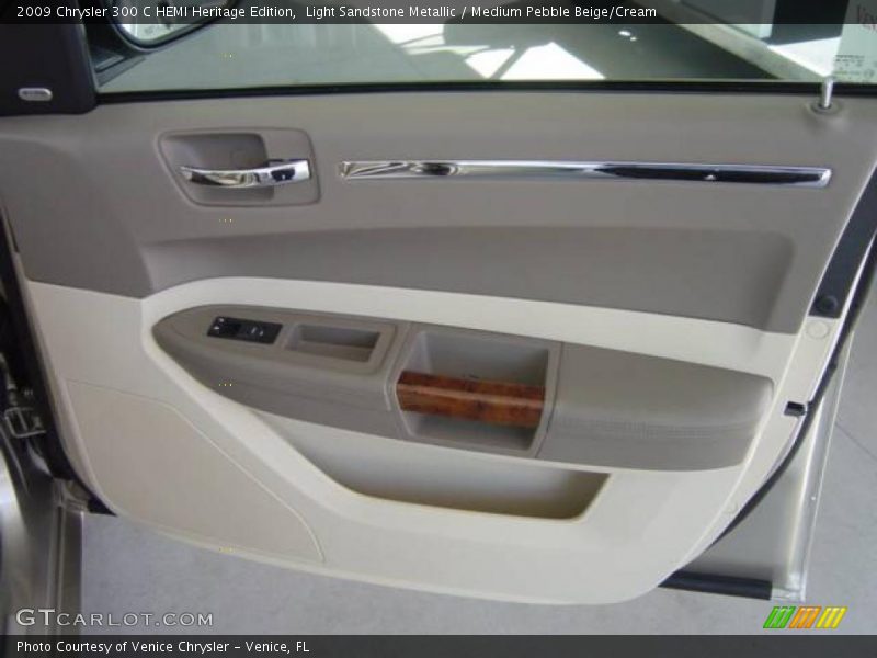 Light Sandstone Metallic / Medium Pebble Beige/Cream 2009 Chrysler 300 C HEMI Heritage Edition