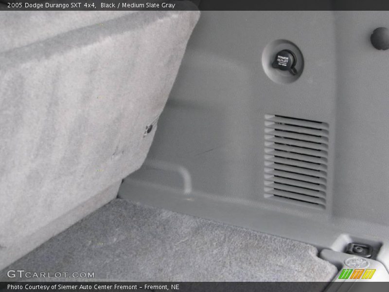 Black / Medium Slate Gray 2005 Dodge Durango SXT 4x4