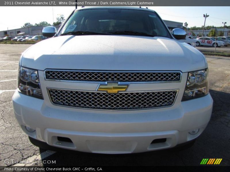 White Diamond Tricoat / Dark Cashmere/Light Cashmere 2011 Chevrolet Avalanche LTZ