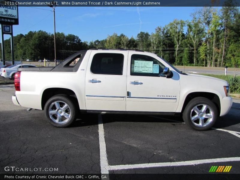 White Diamond Tricoat / Dark Cashmere/Light Cashmere 2011 Chevrolet Avalanche LTZ