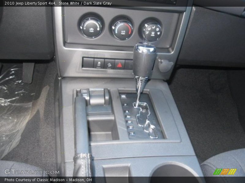 Stone White / Dark Slate Gray 2010 Jeep Liberty Sport 4x4