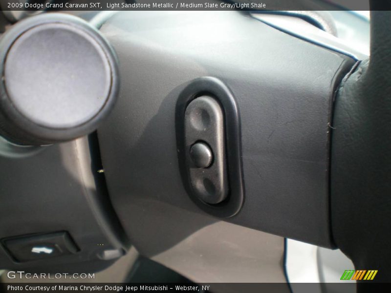 Light Sandstone Metallic / Medium Slate Gray/Light Shale 2009 Dodge Grand Caravan SXT