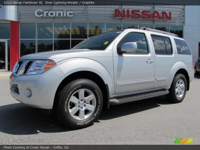 Silver Lightning Metallic / Graphite 2010 Nissan Pathfinder SE