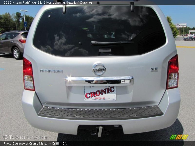 Silver Lightning Metallic / Graphite 2010 Nissan Pathfinder SE