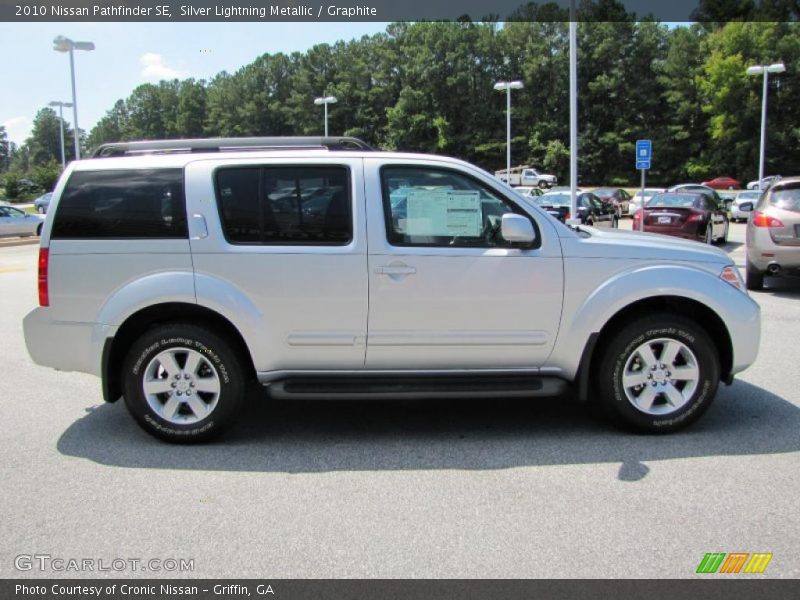 Silver Lightning Metallic / Graphite 2010 Nissan Pathfinder SE