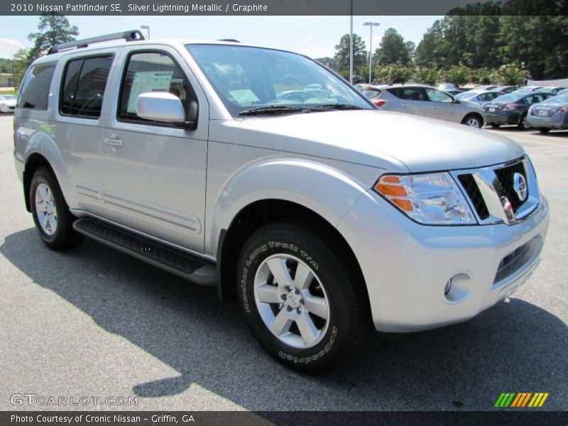 Silver Lightning Metallic / Graphite 2010 Nissan Pathfinder SE