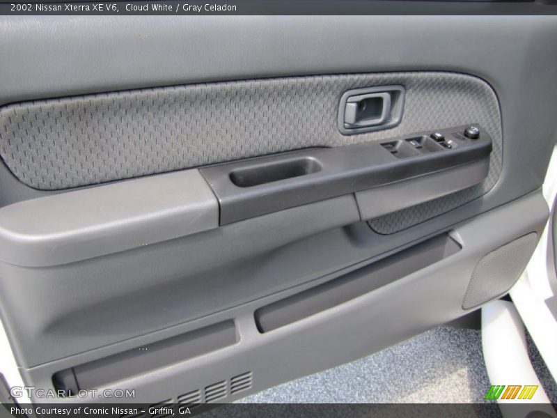 Cloud White / Gray Celadon 2002 Nissan Xterra XE V6