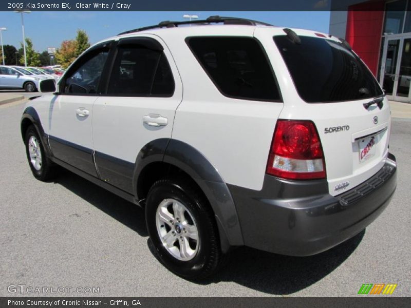 Clear White / Gray 2005 Kia Sorento EX
