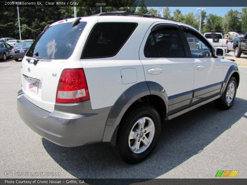 Clear White / Gray 2005 Kia Sorento EX