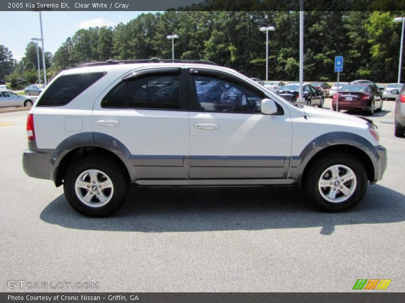 Clear White / Gray 2005 Kia Sorento EX