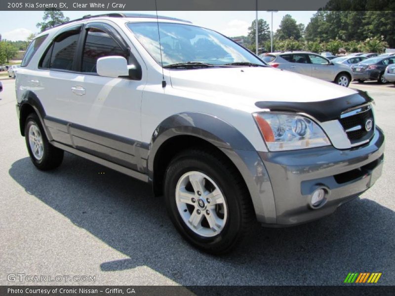 Clear White / Gray 2005 Kia Sorento EX