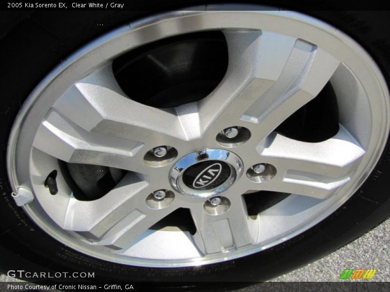 Clear White / Gray 2005 Kia Sorento EX
