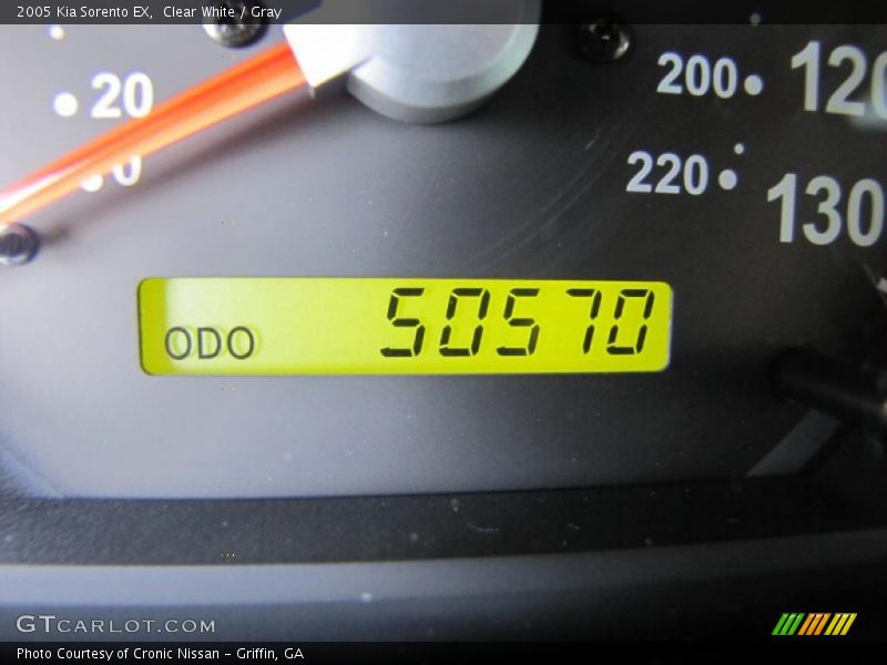 Clear White / Gray 2005 Kia Sorento EX
