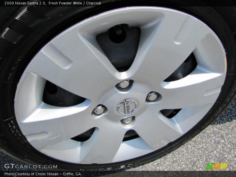 Fresh Powder White / Charcoal 2009 Nissan Sentra 2.0