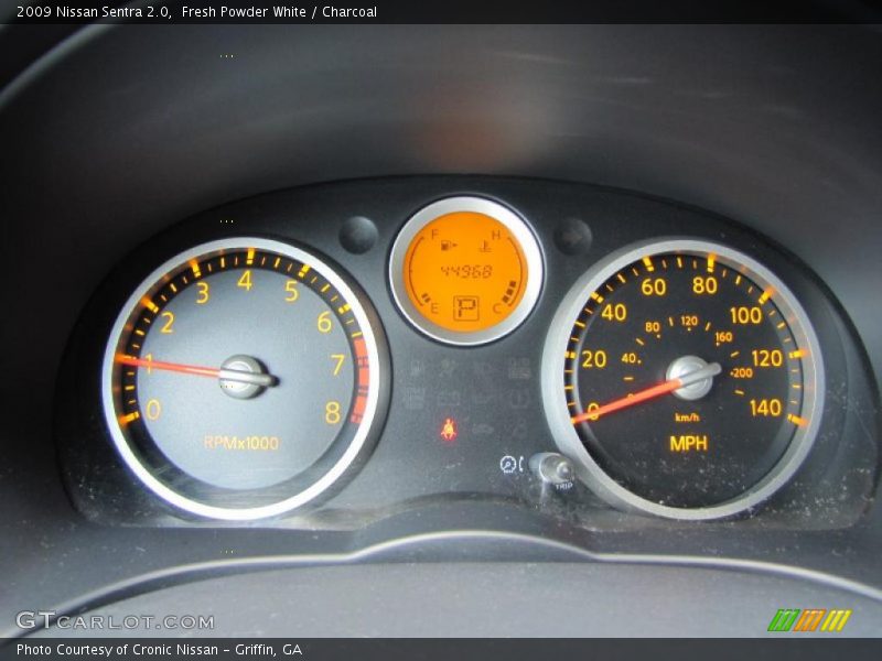 Fresh Powder White / Charcoal 2009 Nissan Sentra 2.0
