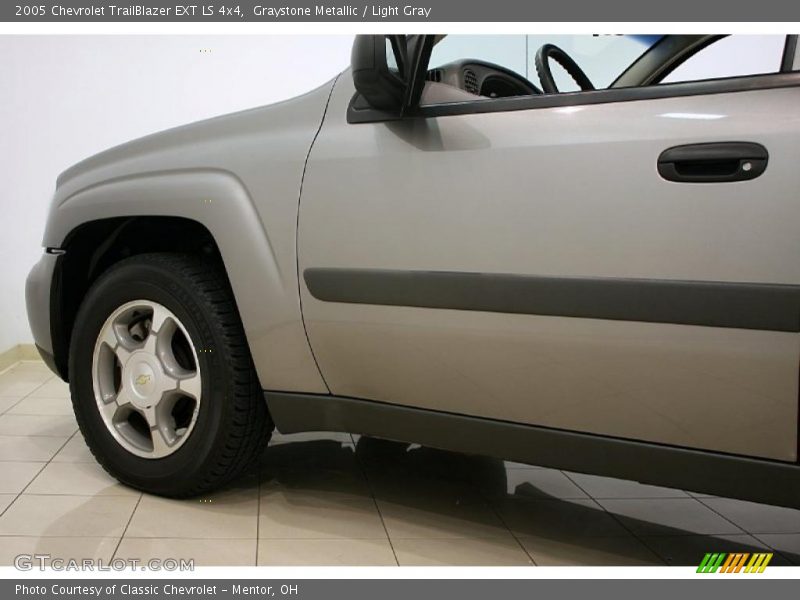 Graystone Metallic / Light Gray 2005 Chevrolet TrailBlazer EXT LS 4x4