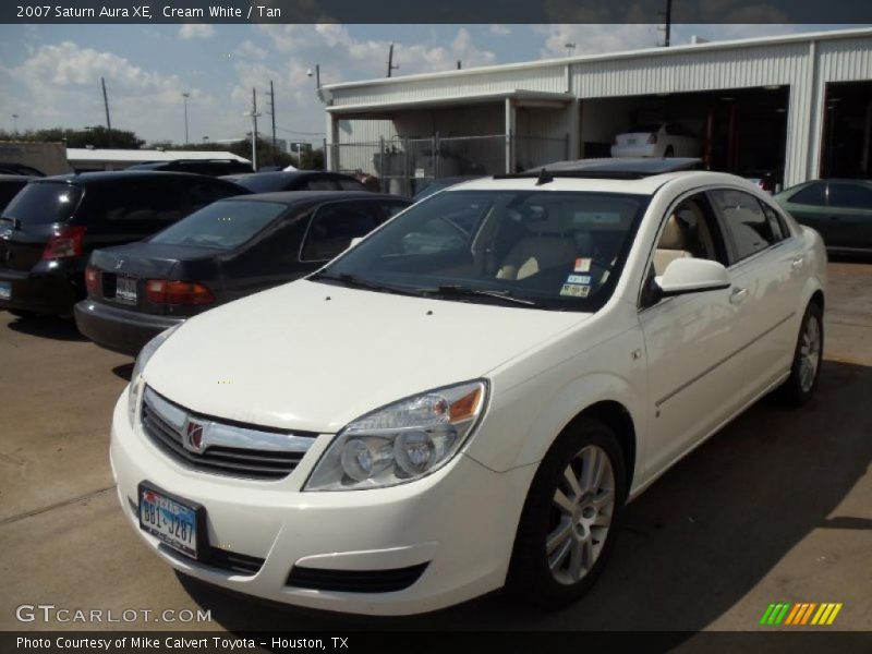 Cream White / Tan 2007 Saturn Aura XE