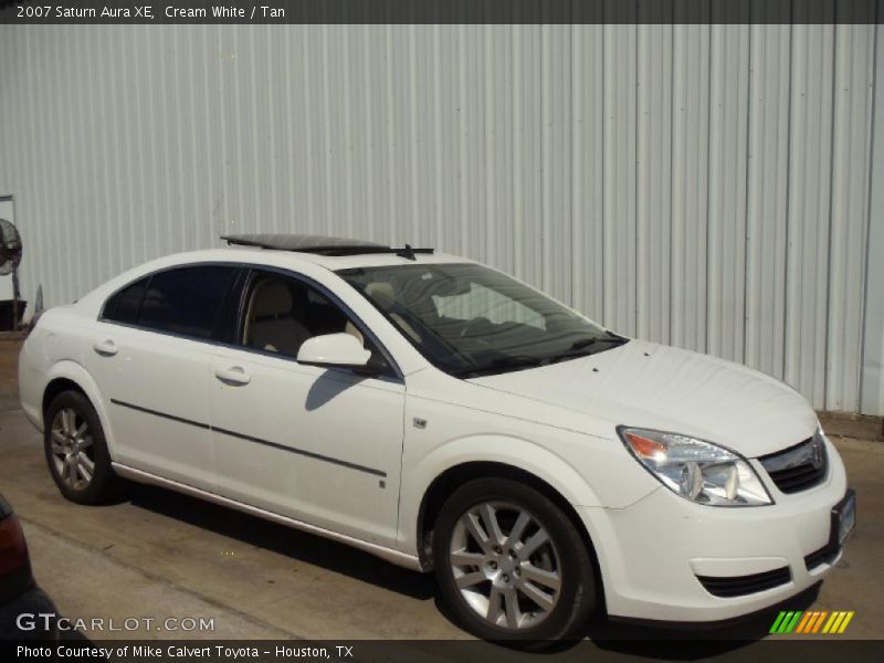 Cream White / Tan 2007 Saturn Aura XE
