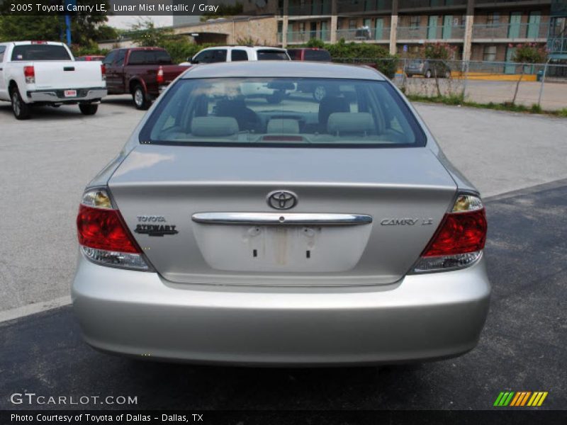 Lunar Mist Metallic / Gray 2005 Toyota Camry LE