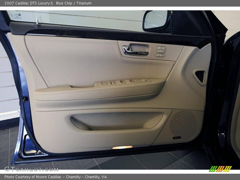 Blue Chip / Titanium 2007 Cadillac DTS Luxury II