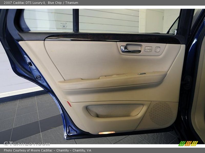 Blue Chip / Titanium 2007 Cadillac DTS Luxury II
