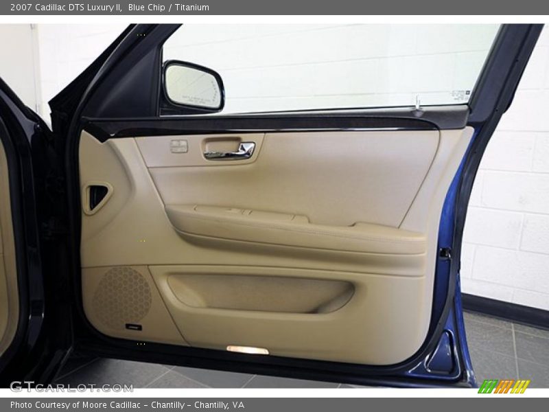 Blue Chip / Titanium 2007 Cadillac DTS Luxury II