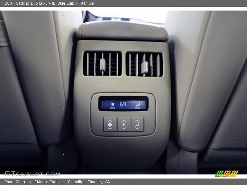 Blue Chip / Titanium 2007 Cadillac DTS Luxury II