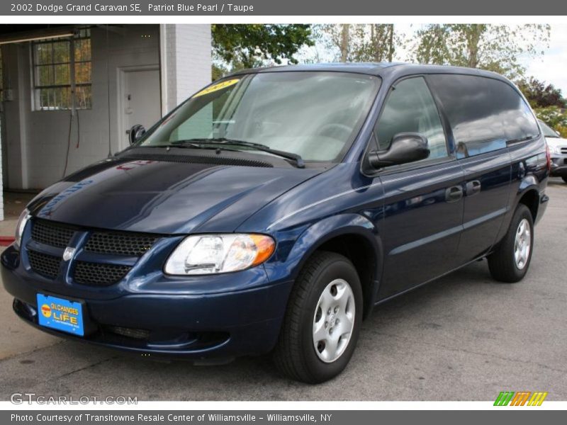 Patriot Blue Pearl / Taupe 2002 Dodge Grand Caravan SE