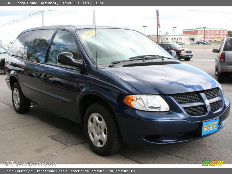 Patriot Blue Pearl / Taupe 2002 Dodge Grand Caravan SE