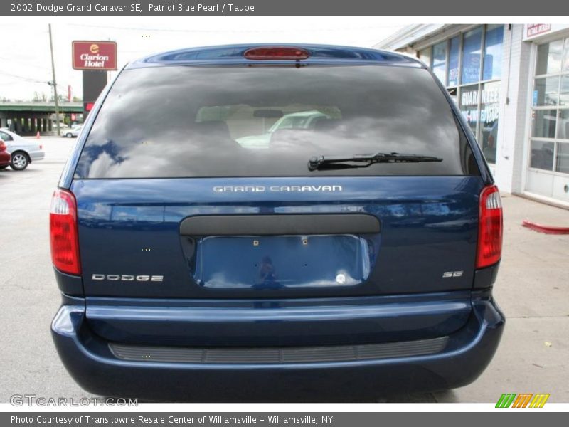 Patriot Blue Pearl / Taupe 2002 Dodge Grand Caravan SE