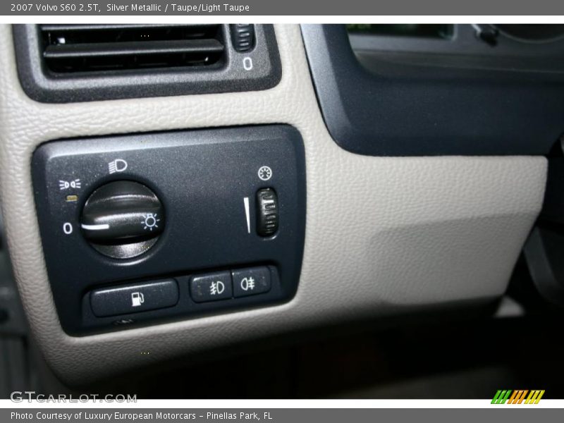 Silver Metallic / Taupe/Light Taupe 2007 Volvo S60 2.5T