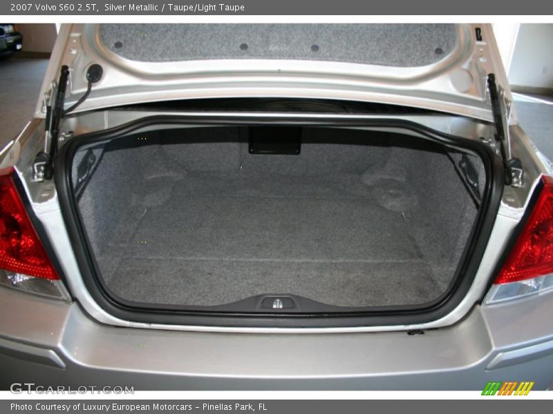 Silver Metallic / Taupe/Light Taupe 2007 Volvo S60 2.5T