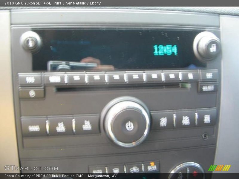 Pure Silver Metallic / Ebony 2010 GMC Yukon SLT 4x4