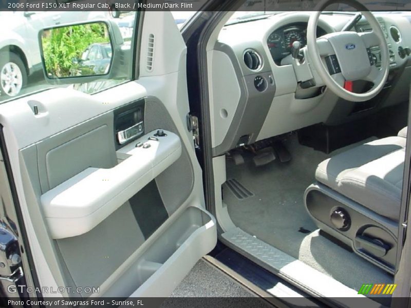 Black / Medium/Dark Flint 2006 Ford F150 XLT Regular Cab