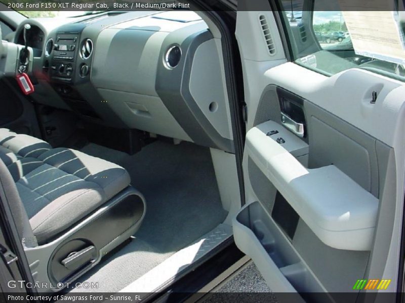 Black / Medium/Dark Flint 2006 Ford F150 XLT Regular Cab