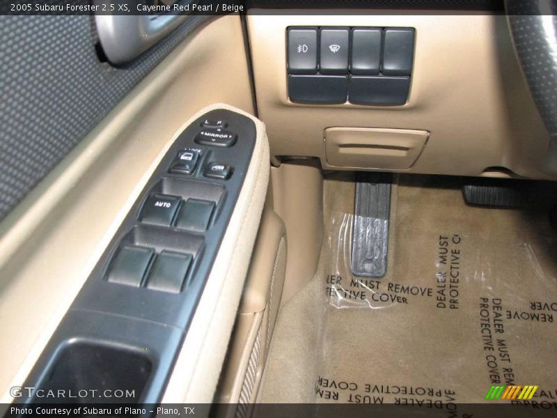 Cayenne Red Pearl / Beige 2005 Subaru Forester 2.5 XS