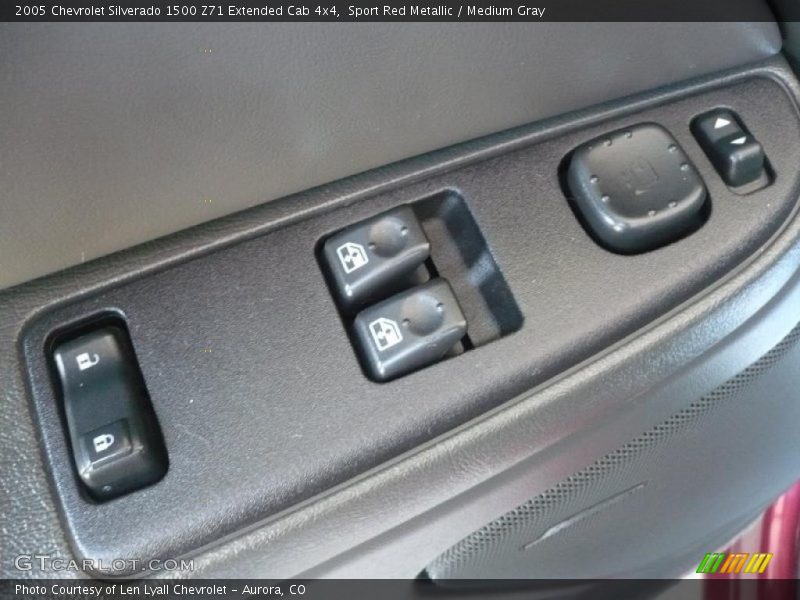 Sport Red Metallic / Medium Gray 2005 Chevrolet Silverado 1500 Z71 Extended Cab 4x4