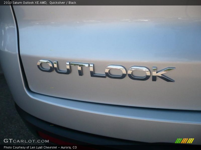 Quicksilver / Black 2010 Saturn Outlook XE AWD