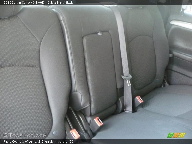 Quicksilver / Black 2010 Saturn Outlook XE AWD