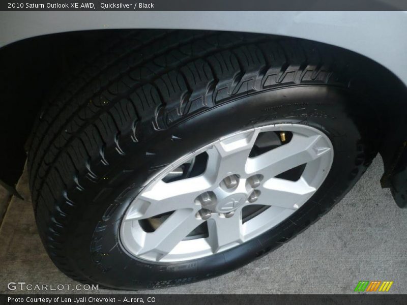Quicksilver / Black 2010 Saturn Outlook XE AWD