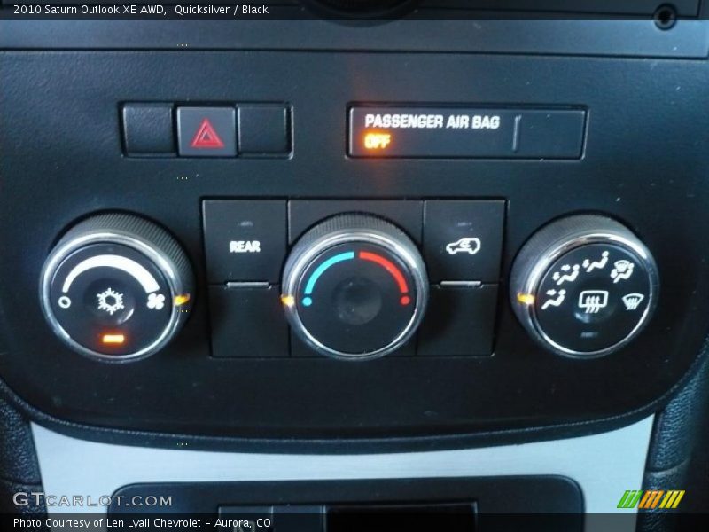 Quicksilver / Black 2010 Saturn Outlook XE AWD