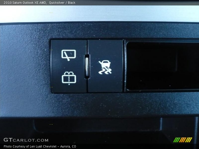 Quicksilver / Black 2010 Saturn Outlook XE AWD