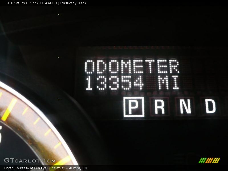 Quicksilver / Black 2010 Saturn Outlook XE AWD