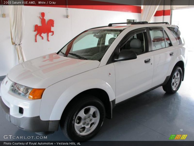 White / Gray 2003 Saturn VUE AWD