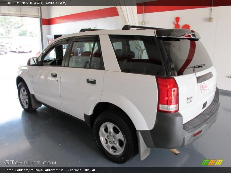 White / Gray 2003 Saturn VUE AWD