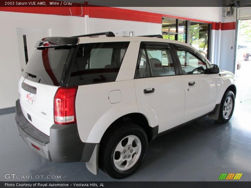 White / Gray 2003 Saturn VUE AWD
