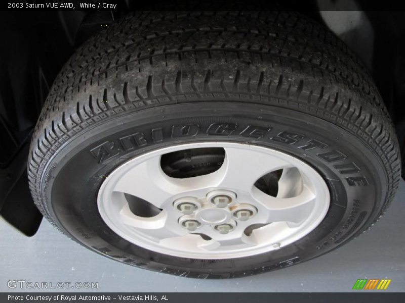 White / Gray 2003 Saturn VUE AWD