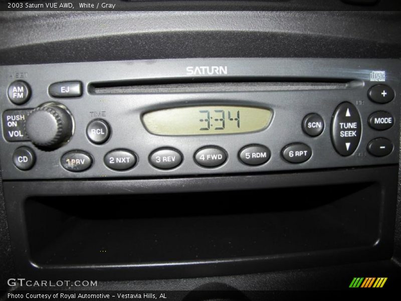 White / Gray 2003 Saturn VUE AWD