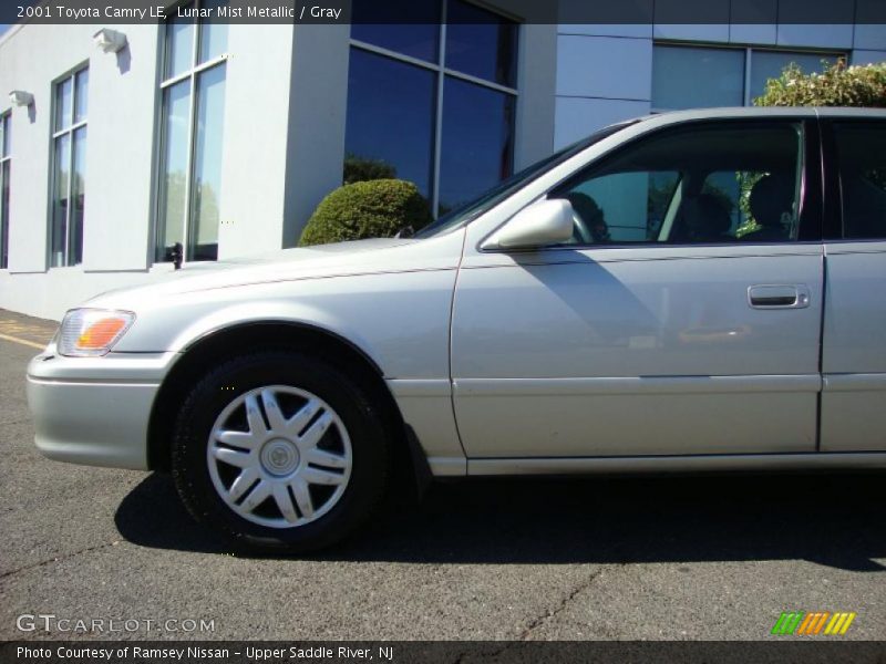 Lunar Mist Metallic / Gray 2001 Toyota Camry LE