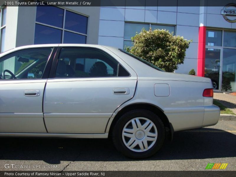 Lunar Mist Metallic / Gray 2001 Toyota Camry LE